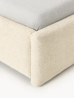 Cama tapizada en tejido bouclé Gary