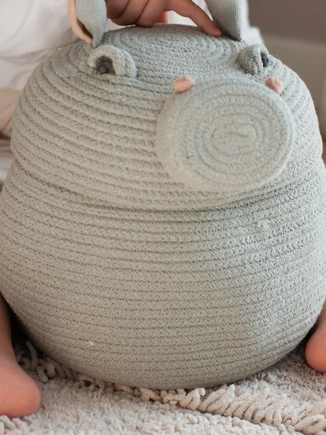 Cesta de almacenamiento artesanal con tapa Henry the Hippo