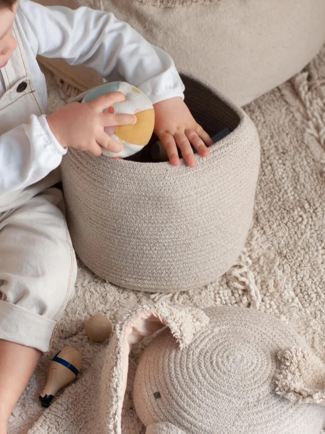 Cesta de almacenamiento artesanal con tapa Rita the Rabbit