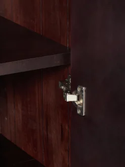 Chiffonnier con puertas de cristal Scarlett