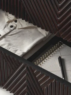 Cómoda de madera de mango Louis