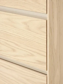 Cómoda de madera Larsen