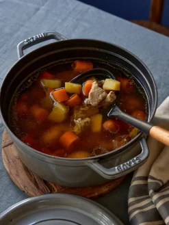 Cocotte redonda de hierro fundido La Cocotte