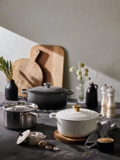 Cocotte redondo de hierro fundido Signature Collection