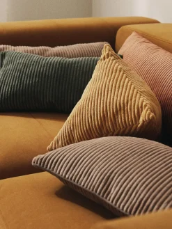 Cojín alargado de pana Kylen