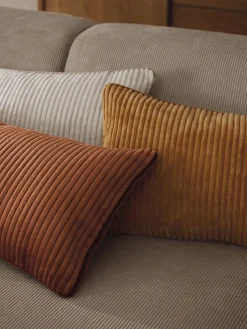 Cojín alargado de pana Kylen