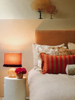 Cojín artesanal de lino con ribete Audrey