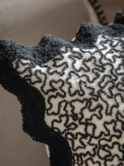 Cojín de algodón con borde festoneado Tabor