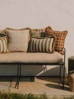 Cojín de exterior reversible artesanal Laura & Rosita