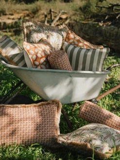 Cojín de exterior reversible artesanal Laura & Jackie