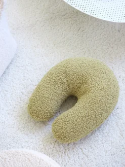 Cojín en U de borreguillo Arch