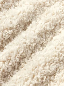 Cojín grande de borreguillo Dotty