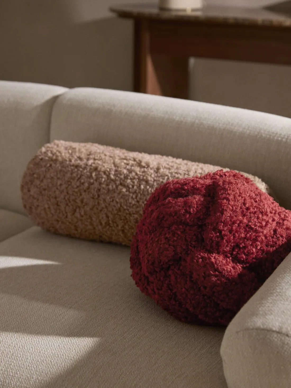 Cojín nudo de borreguillo Dotty