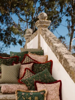 Cojín reversible artesanal para exterior Janis & Michelle