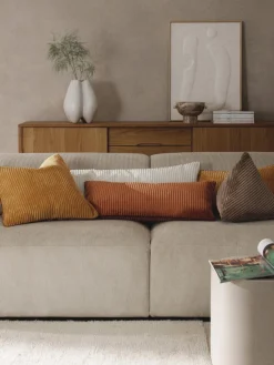 Cojín triangular de pana Kylen