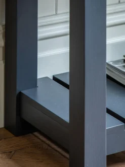 Consola artesanal de madera Eton