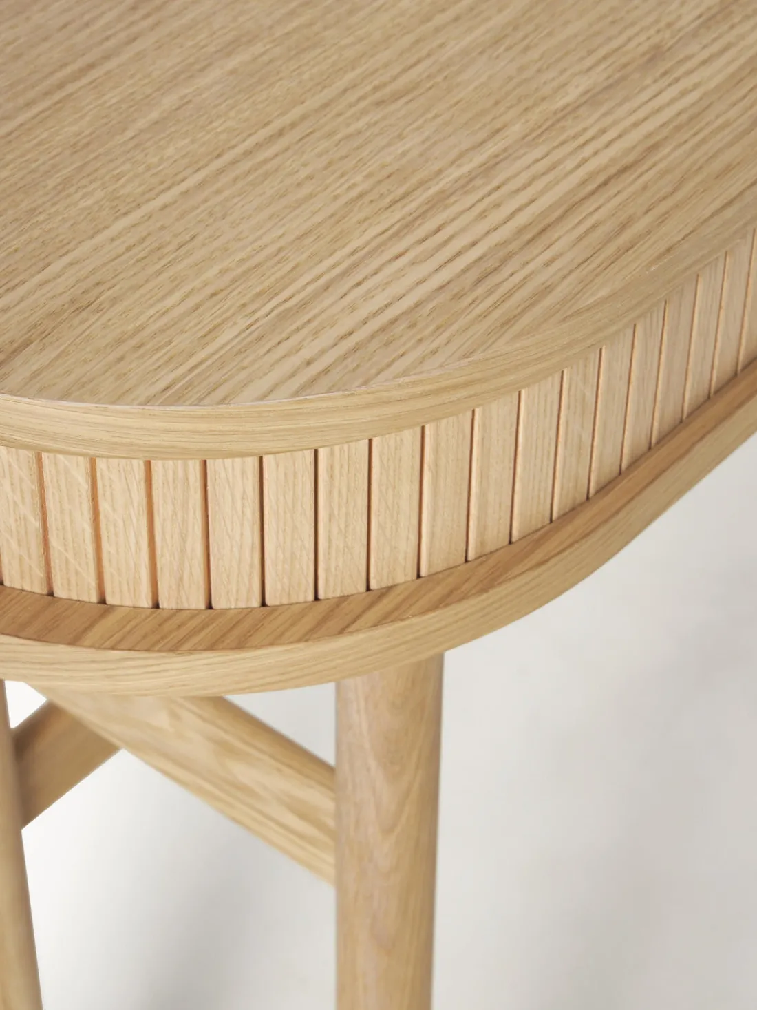 Consola con frente acanalado Calary