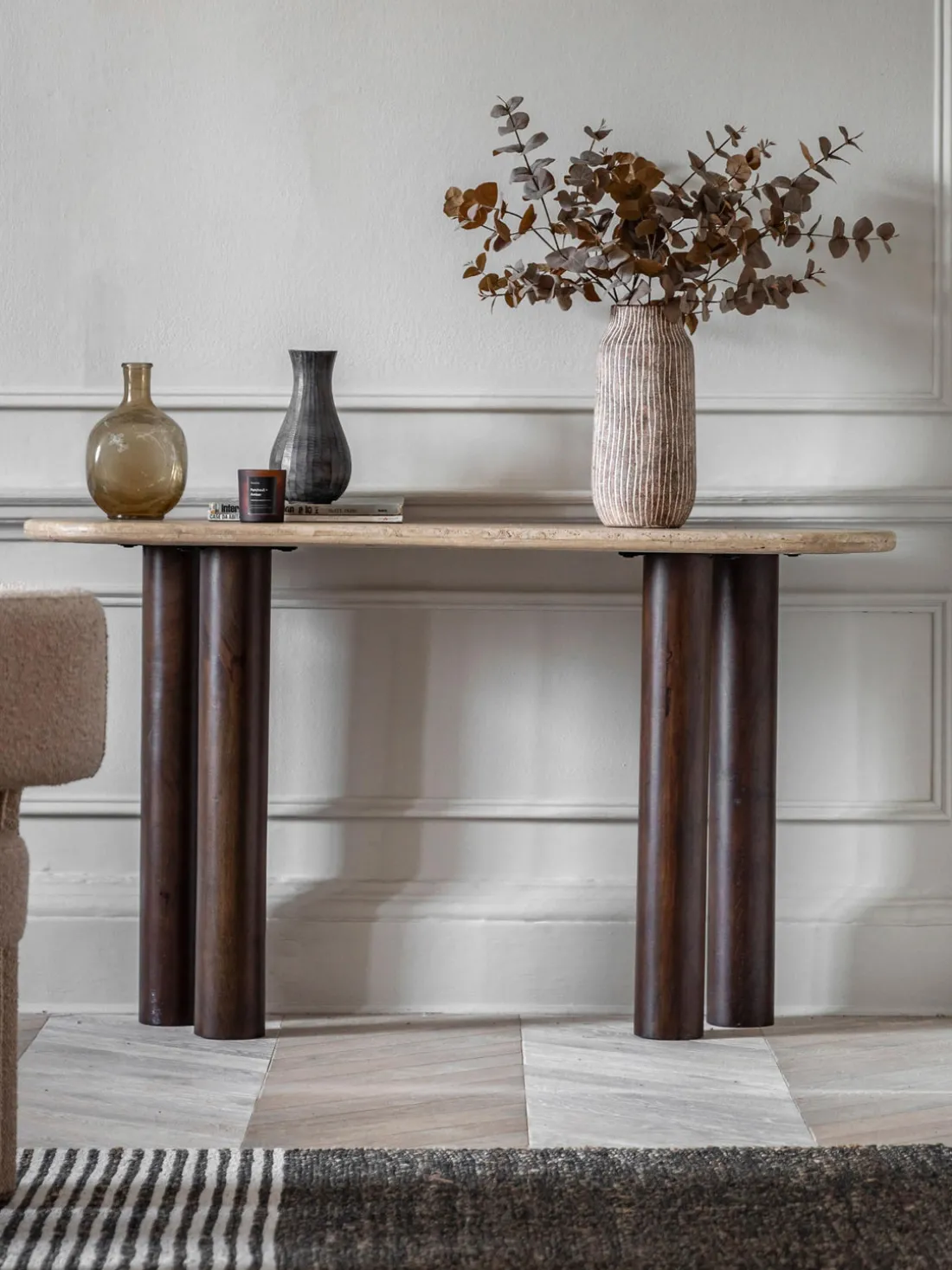 Consola con tablero de travertino Trevi