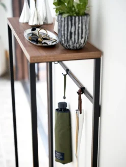 Consola estrecha de metal con ganchos Tower