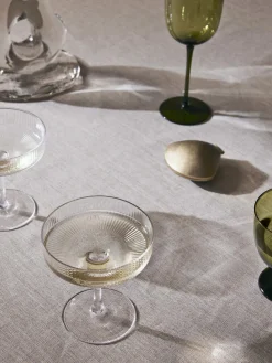 Copas de champán sopladas con relieves Ripple