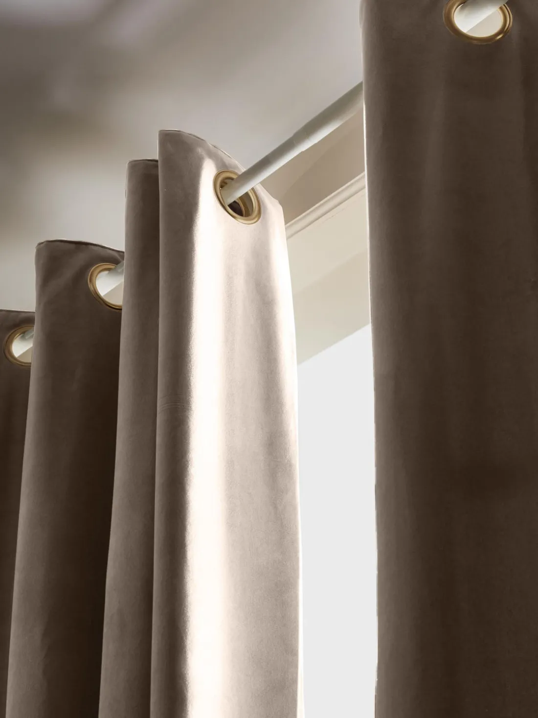 Cortinas oscurecedoras de terciopelo con ojales Rush, 2 uds.