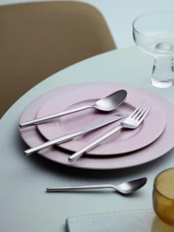 Cubertería satinada Dorotea, 4 comensales (16 pzas.)