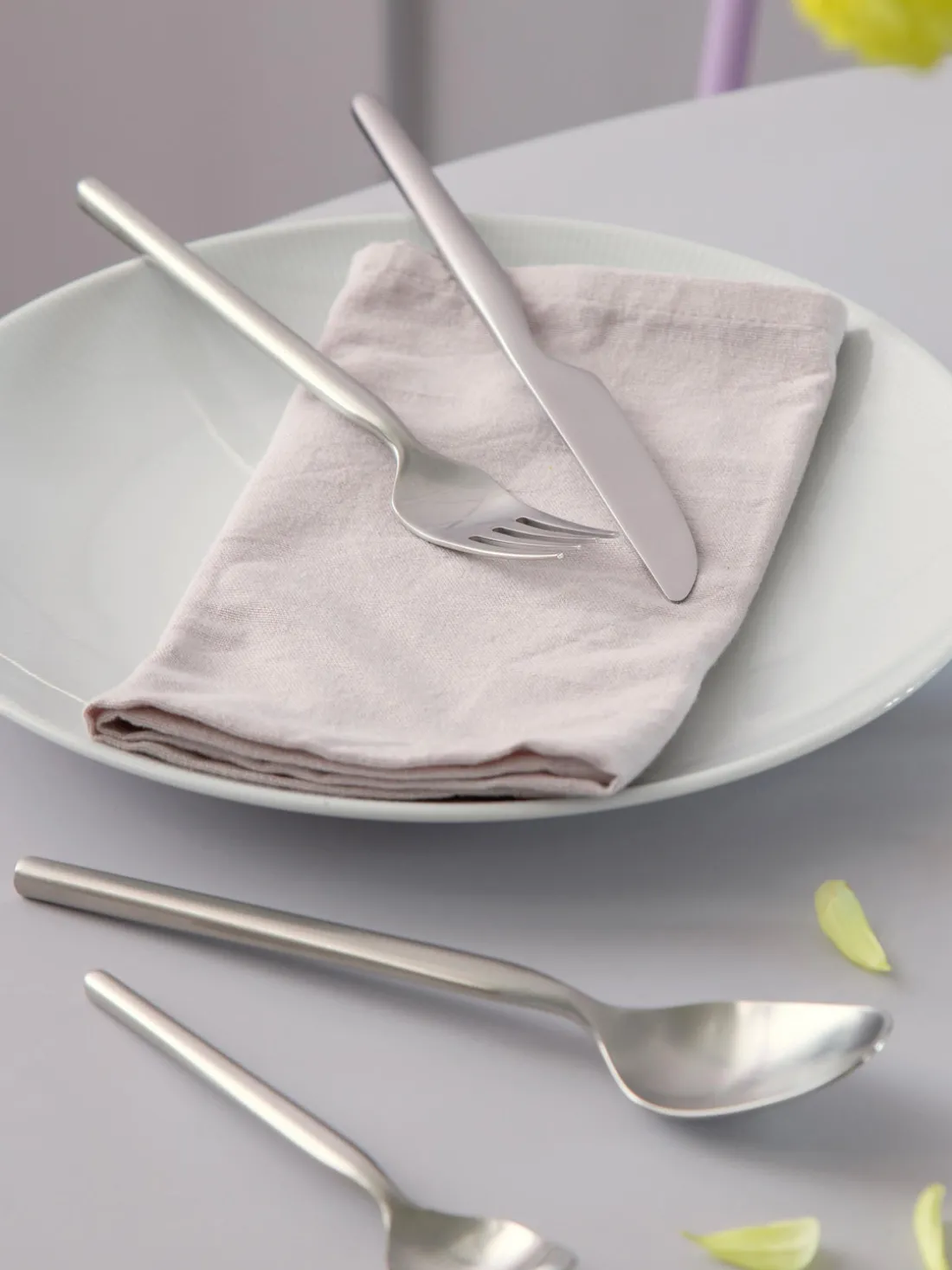 Cubertería satinada Dorotea, 4 comensales (16 pzas.)