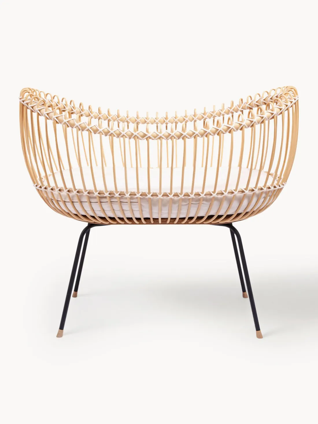 Cuna artesanal de ratán Lola