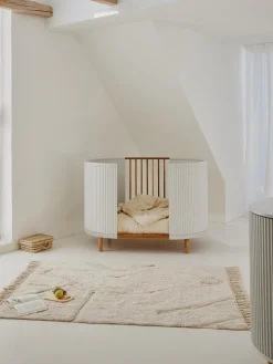 Cuna regulable en altura artesanal Kai, 70 x 120 cm