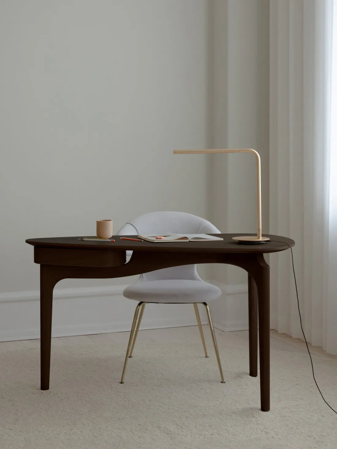 Escritorio de madera de roble con cajón Duende