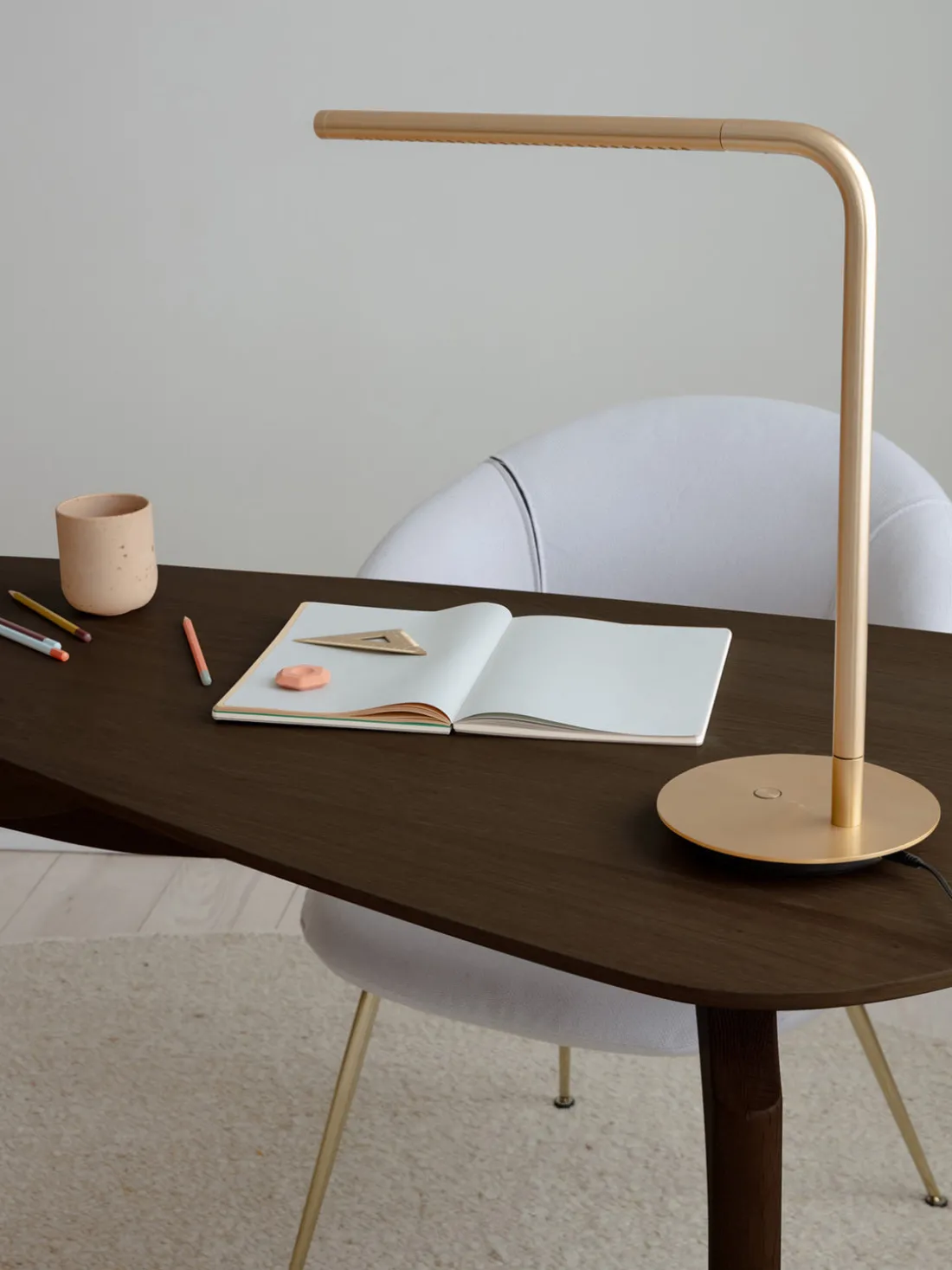 Escritorio de madera de roble con cajón Duende