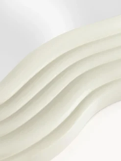 Espejo de cuerpo entero con marco ondulado Cosimo