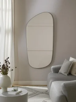 Espejo de pared curvo Oiva