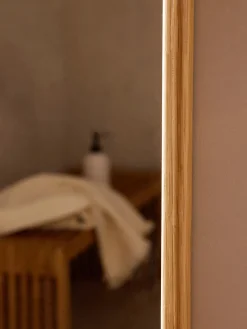 Espejo de pared de madera Levan
