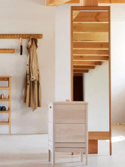 Espejo de pie de madera de roble A Line