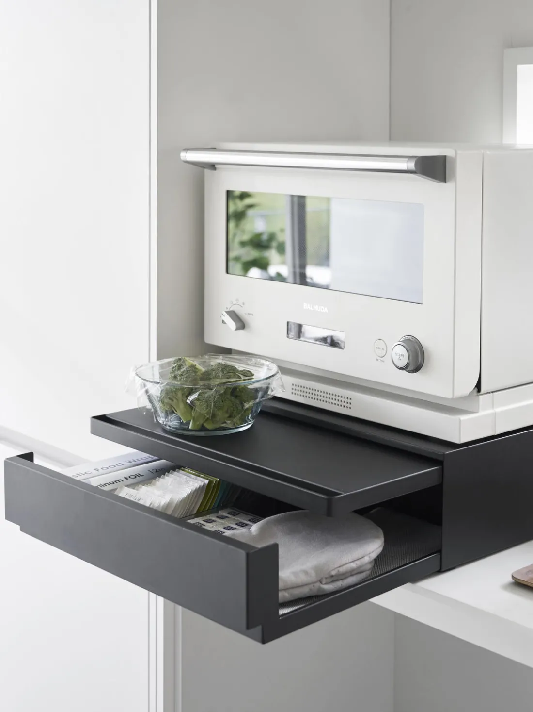 Estante de cocina extraíble con bandeja Tower