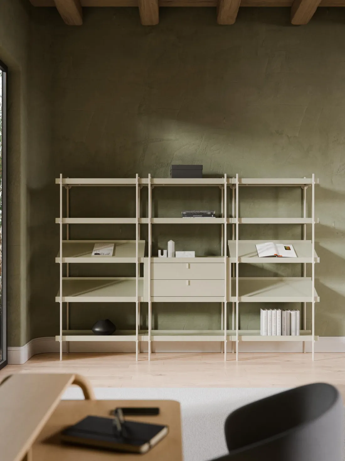 Estantería alta con marco inclinado Rio