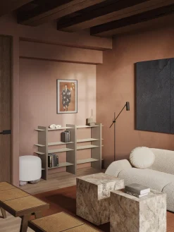 Estantería con elementos de metal Rami