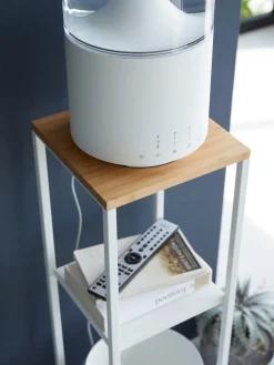 Estantería estrecha de metal y bambú Tower