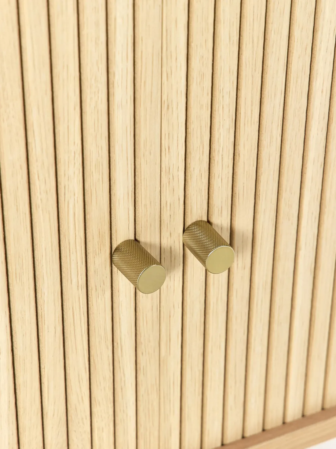 Estantería pequeña con frente acanalado Calary