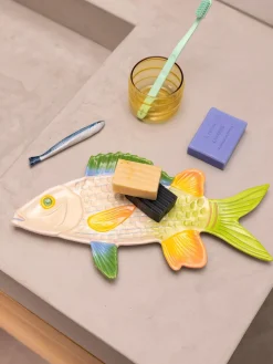 Fuente artesanal de dolomita Fish, 32 x 13 cm