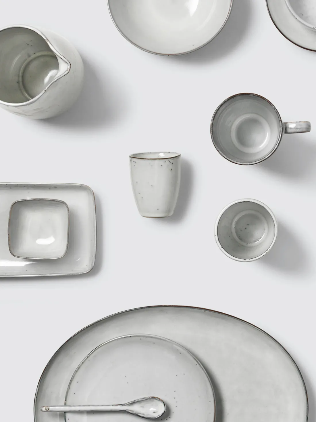 Fuente artesanal de gres Nordic Sand, 35 cm