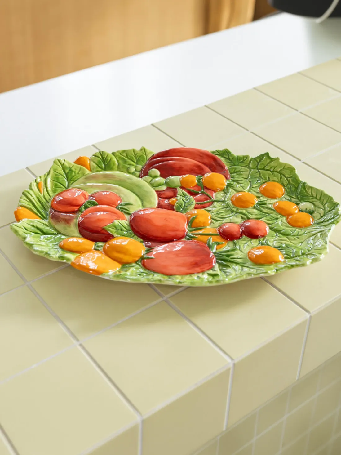 Fuente pintada a mano Legume