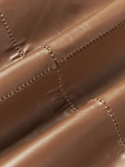 Funda de almohada artesanal de cuero Raven