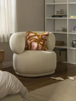 Funda de cojín artesanal con tejido capitoné Jiri