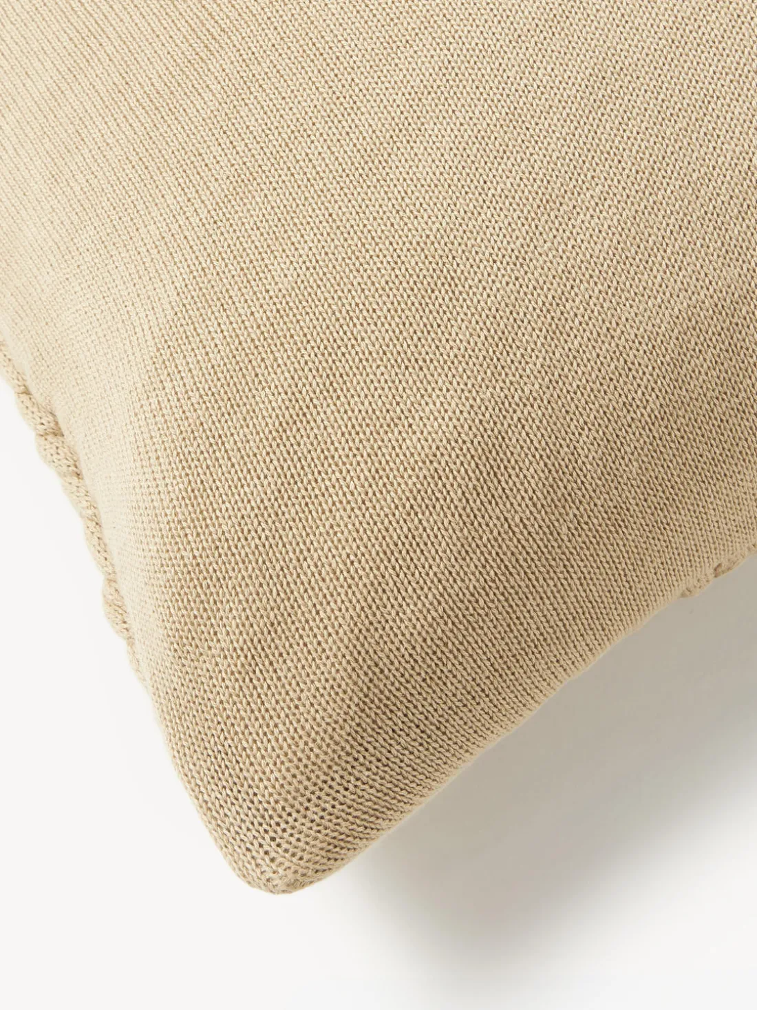 Funda de cojín artesanal de punto grueso Adyna