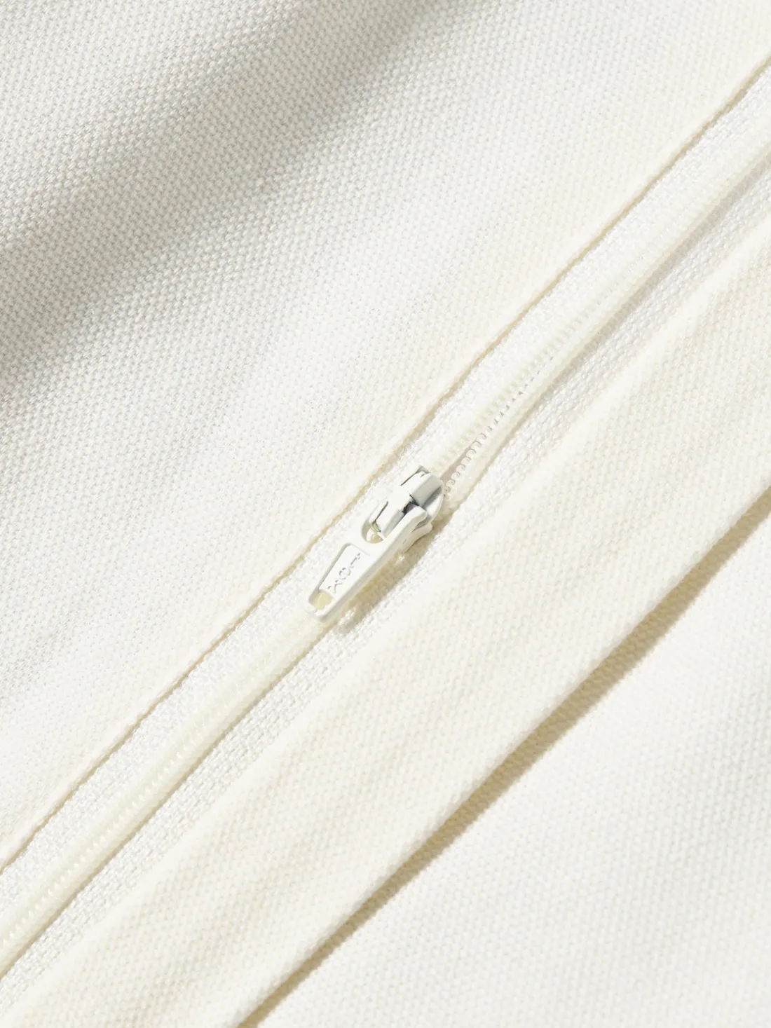 Funda de cojín bordada de algodón texturizada Reza