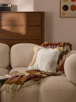 Funda de cojín capitoné con mechones decorativos Malu