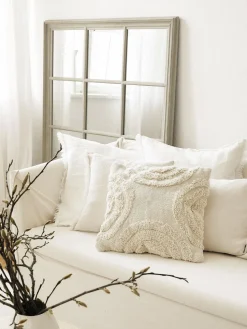 Funda de cojín con adornos empenachados Yara