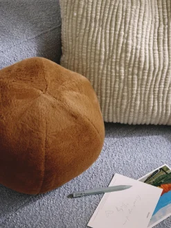 Funda de cojín de lana bordada Jaira